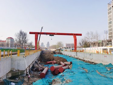 <b>贵州毕节龙门吊出租厂家 跨墩龙门吊</b>