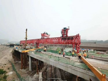 <b>贵州遵义架桥机租赁厂家 无配重架桥机出租</b>