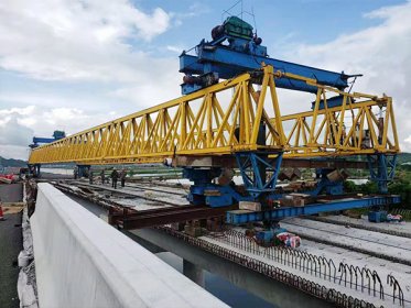 <b>贵州黔西架桥机租赁厂家 100t架桥机出租</b>