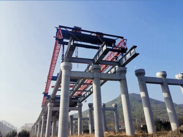 <b>贵州黔西架桥机出租厂家 80吨架桥机出租</b>