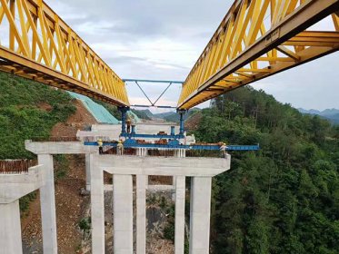 <b>贵州铜仁架桥机租赁厂家 租赁公路架桥机</b>