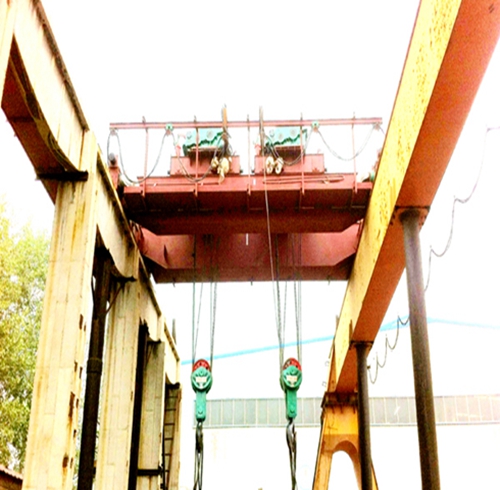 <strong>10吨QB型防爆双梁行车的电</strong>