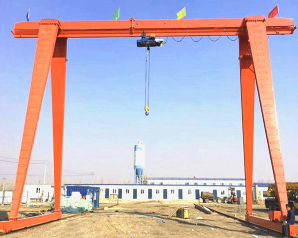 <strong>湖南湘潭定制单梁龙门吊需要注意什么</strong>